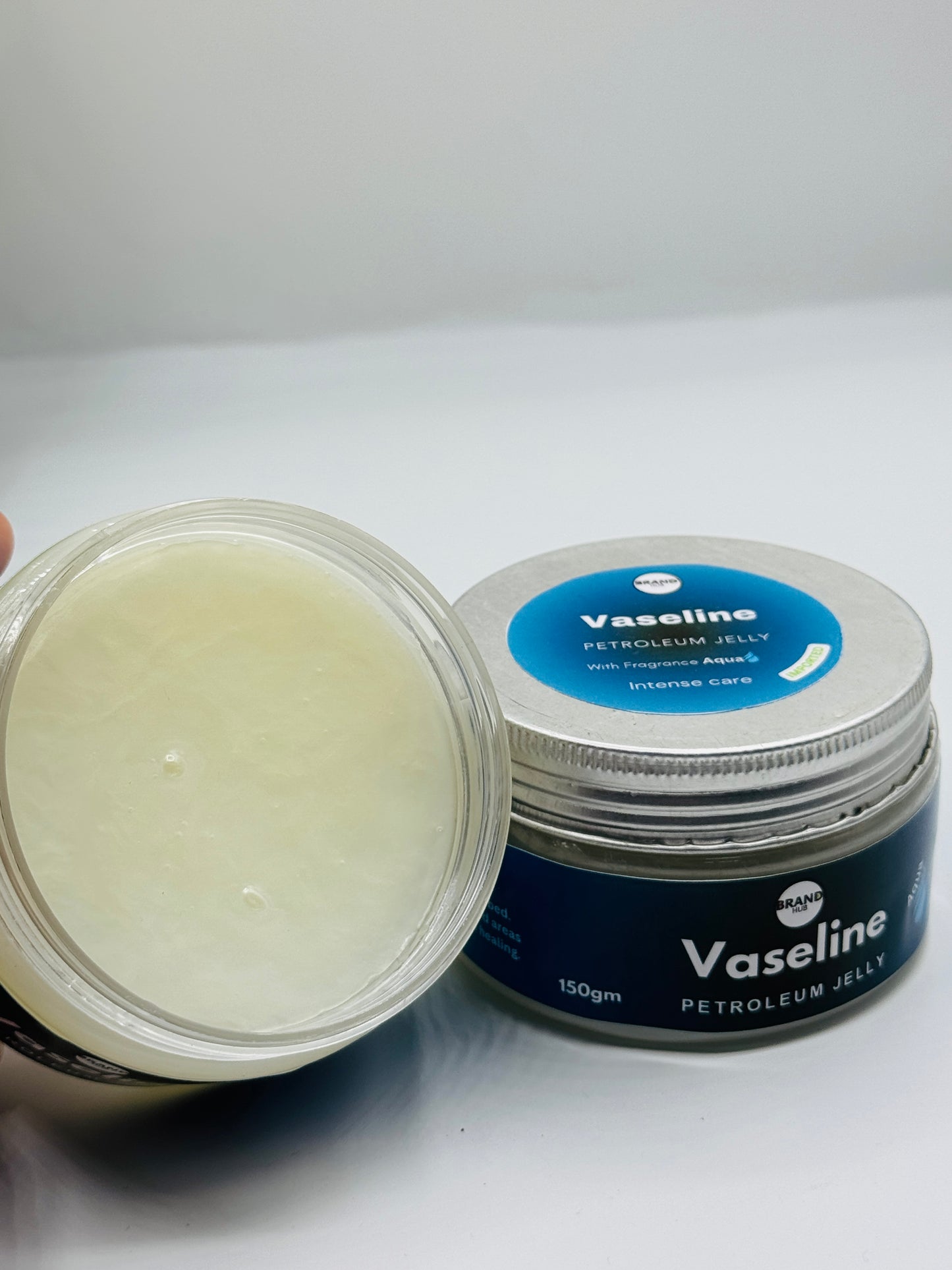 Vaseline petroleum jelly