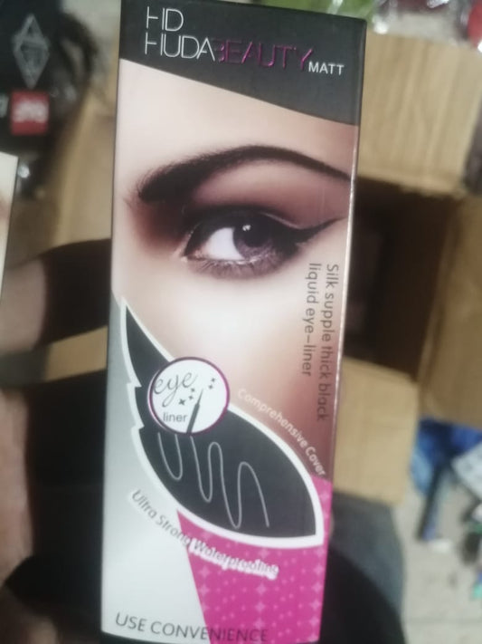 HUDA BEAUTY EYELINER