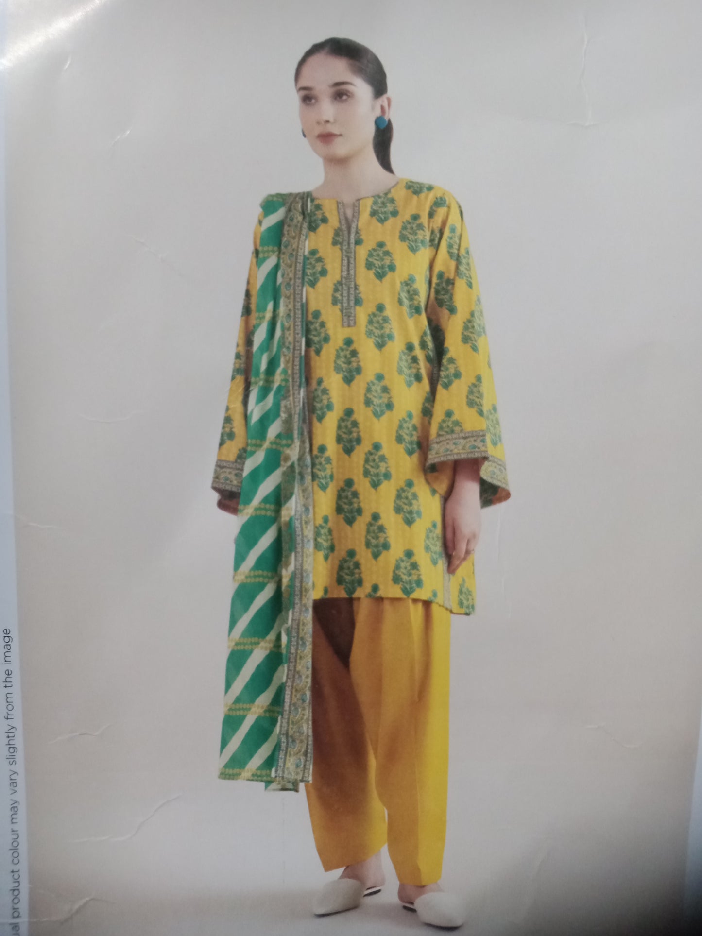 Sapphire 3 pc printed lawn suit