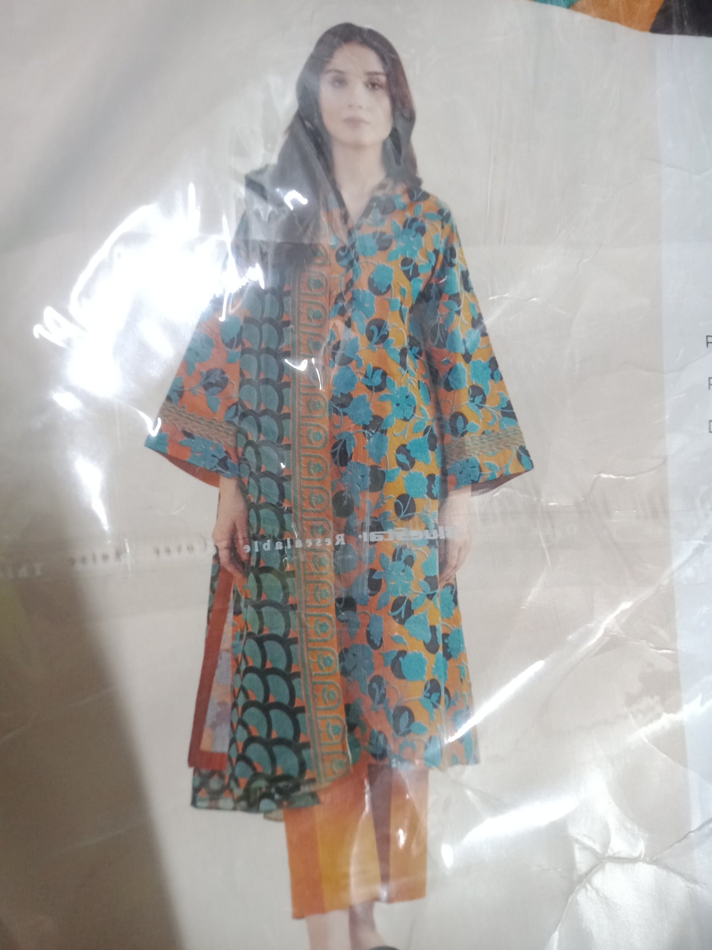 Sapphire 3 pc unstitched lawn suit